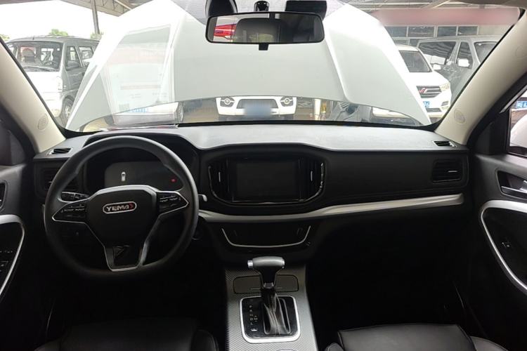 Used Yema Bojun 2019 Performance Version 1.5T CVT Lingdong Model Center Console
