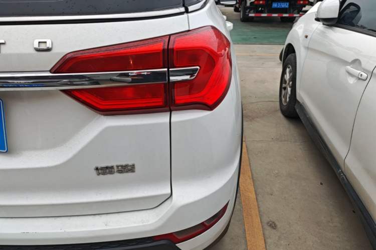 Used Yema Bojun 2019 Performance Version 1.5T CVT Lingdong Model Exterior 3