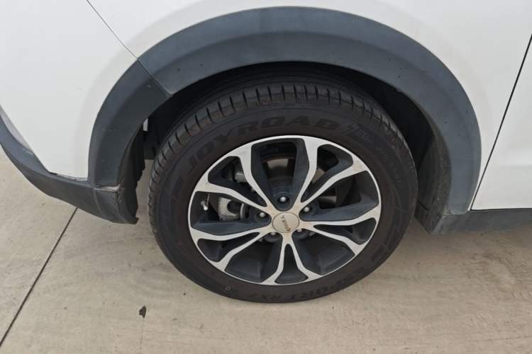Used Yema Bojun 2019 Performance Version 1.5T CVT Lingdong Model Exterior 4