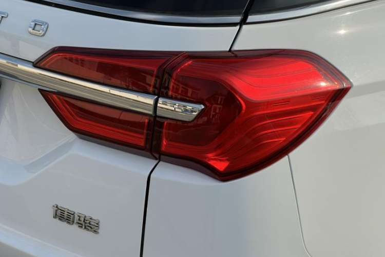 Used Yema Bojun 2019 Performance Version 1.5T CVT Lingdong Model Exterior 5