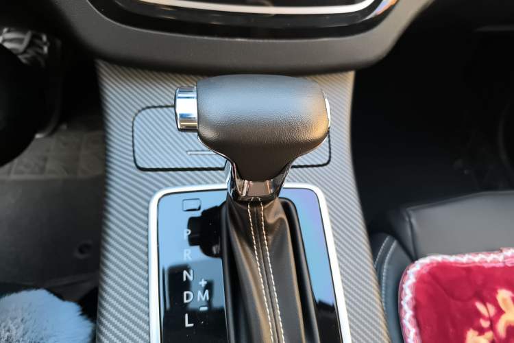 Used Yema Bojun 2019 Performance Version 1.5T CVT Lingdong Model Gear Lever