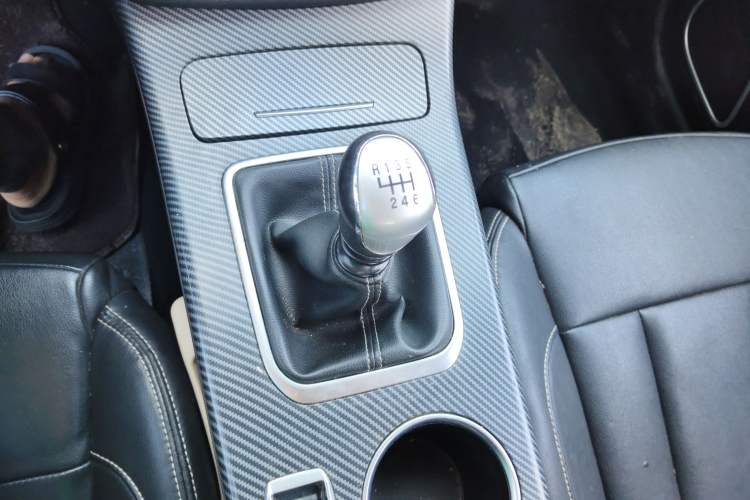Used Yema Bojun 2019 Performance Edition 1.5T Manual Xuan Dong Model Gear Lever