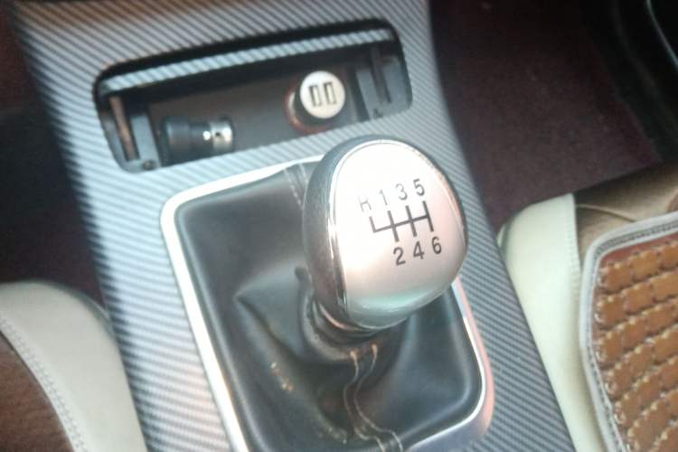 Used Yema Bojun 2019 Performance Edition 1.5T Manual Xuan Dong Model Gear Lever