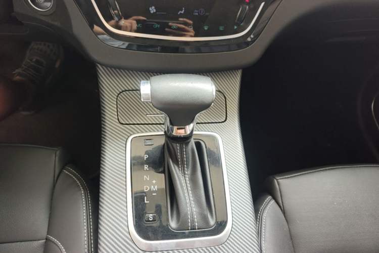 Used Yema Bojun 2019 Performance Version 1.5T CVT Lingdong Model Gear Lever