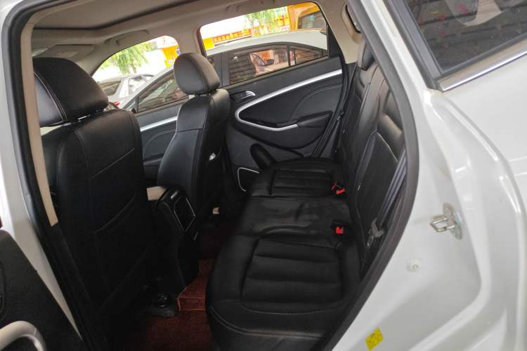 Used Yema Bojun 2019 Performance Version 1.5T CVT Lingdong Model Interior 1