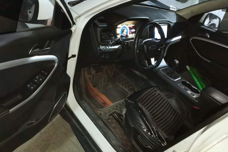 Used Yema Bojun 2019 Performance Edition 1.5T Manual Xuan Dong Model Interior 3