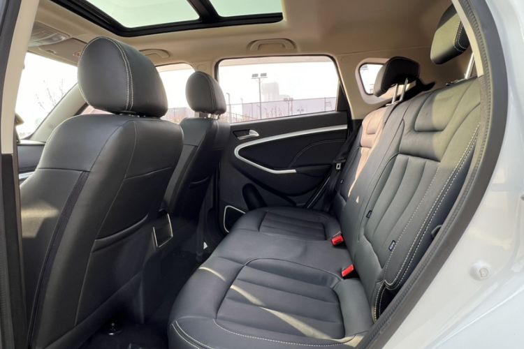 Used Yema Bojun 2019 Performance Version 1.5T CVT Lingdong Model Interior 3