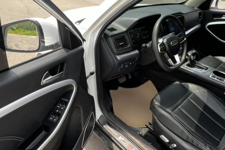 Used Yema Bojun 2019 Performance Version 1.5T CVT Lingdong Model Interior 4