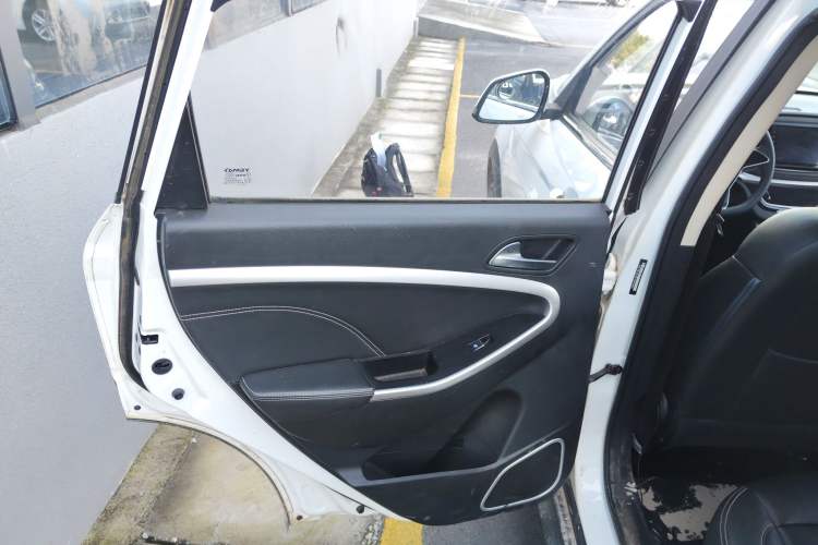 Used Yema Bojun 2019 Performance Edition 1.5T Manual Xuan Dong Model Left Rear Door Interior