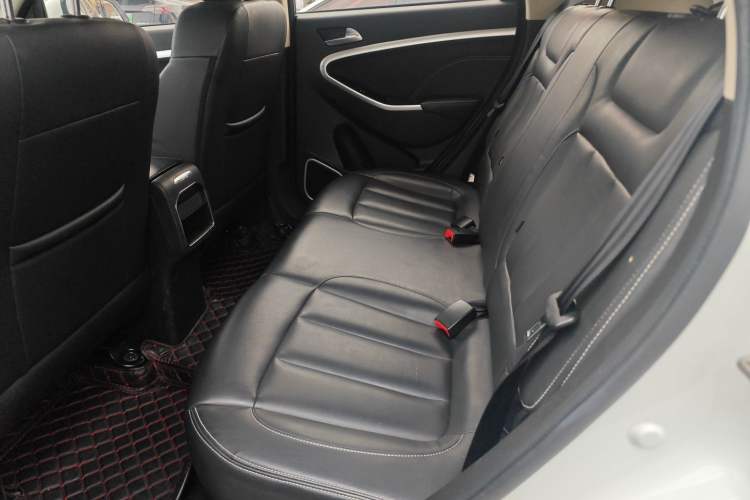 Used Yema Bojun 2019 Performance Edition 1.5T Manual Xuan Dong Model Left Rear Seat