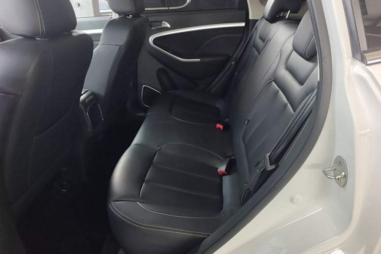 Used Yema Bojun 2019 Performance Version 1.5T CVT Lingdong Model Left Rear Seat