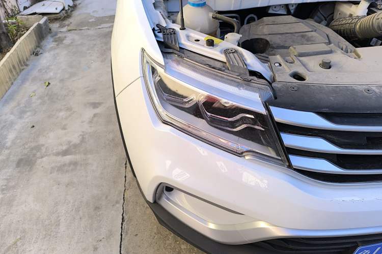 Used Yema Bojun 2019 Performance Version 1.5T CVT Lingdong Model Right Front Headlight