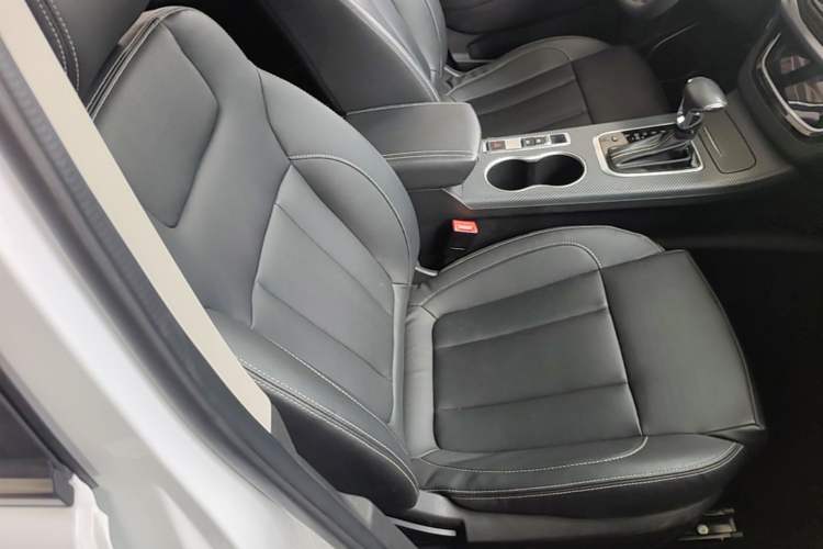 Used Yema Bojun 2019 Performance Version 1.5T CVT Lingdong Model Right Front Seat