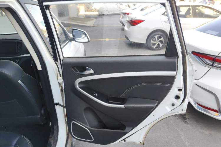 Used Yema Bojun 2019 Performance Edition 1.5T Manual Xuan Dong Model Right Rear Door Interior