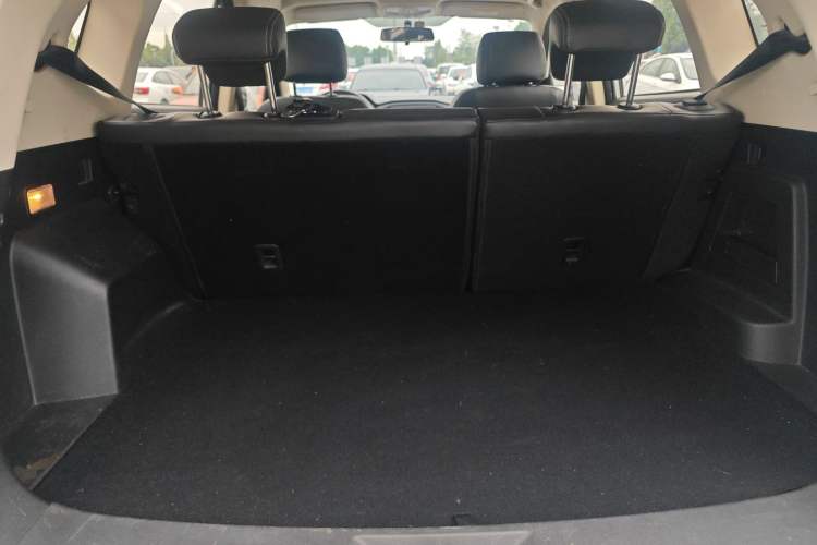 Used Yema Bojun 2019 Performance Edition 1.5T Manual Xuan Dong Model Trunk