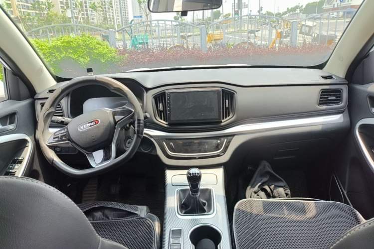 Used Yema Bojun 2020 Classic Edition 1.5L Manual Comfort Model Center Console