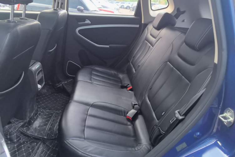 Used Yema Bojun 2021 Sport Version 1.5L CVT Comfort Edition Left Rear Seat