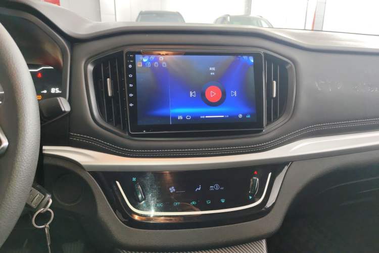 Used Yema Bojun 2021 Revised Version Classic Edition 1.5L Manual Fashionable Style Audio And AC Panel
