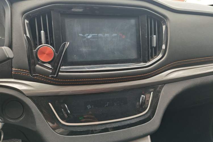 Used Yema Bojun 2021 Revised Version Sport Edition 1.5L CVT Comfort Type Audio And AC Panel