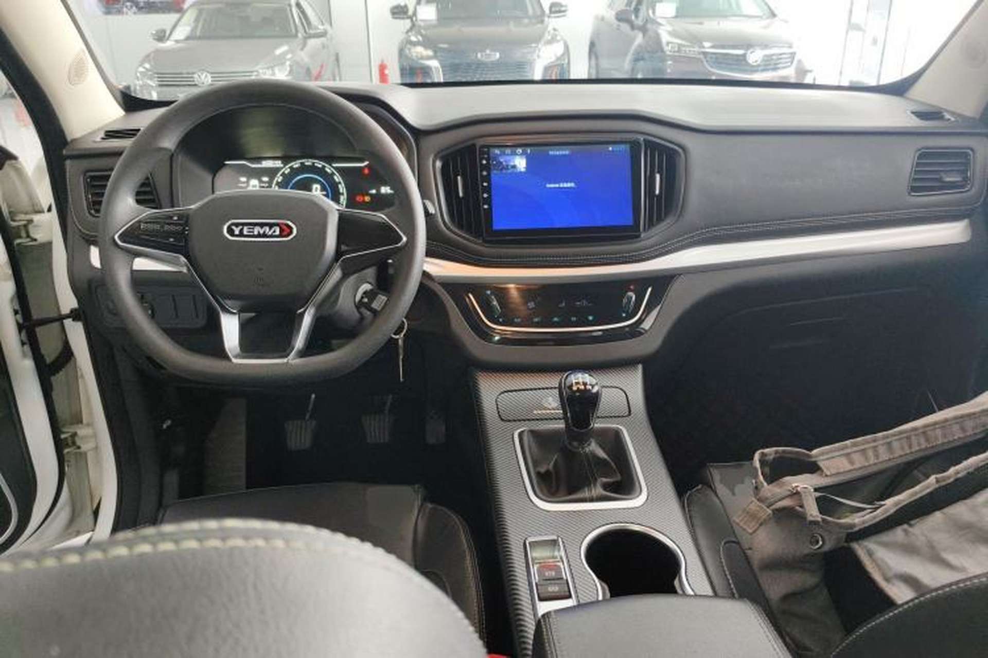 Used Yema Bojun 2021 Revised Version Classic Edition 1.5L Manual Fashionable Style Center Console