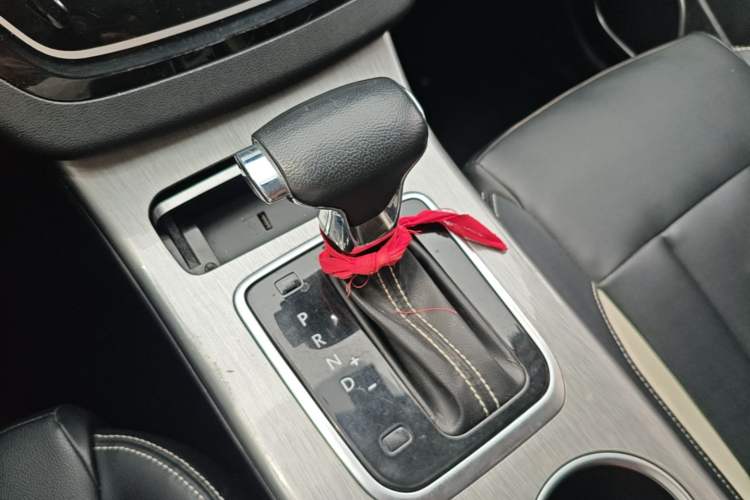 Used Yema Bojun 2021 Revised Version Sport Edition 1.5L CVT Comfort Type Gear Lever