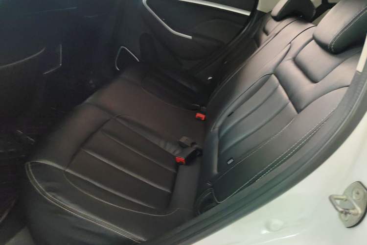 Used Yema Bojun 2021 Revised Version Classic Edition 1.5L Manual Fashionable Style Left Rear Seat
