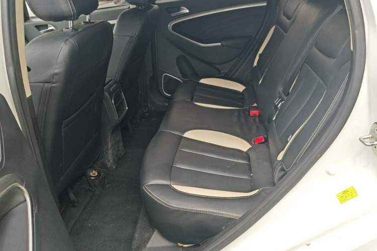 Used Yema Bojun 2021 Revised Version Sport Edition 1.5L CVT Comfort Type Left Rear Seat