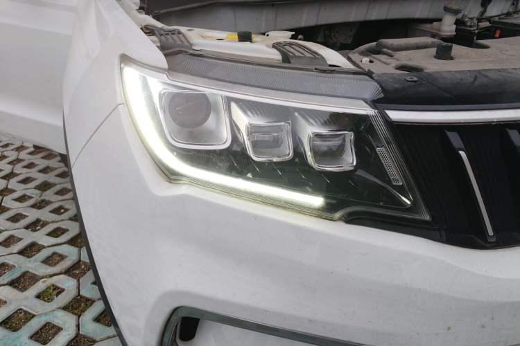Used Yema Bojun 2021 Revised Version Sport Edition 1.5L Manual – Champion Edition Right Front Headlight