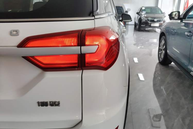 Used Yema Bojun 2021 Revised Version Classic Edition 1.5L Manual Fashionable Style Right Rear Taillight