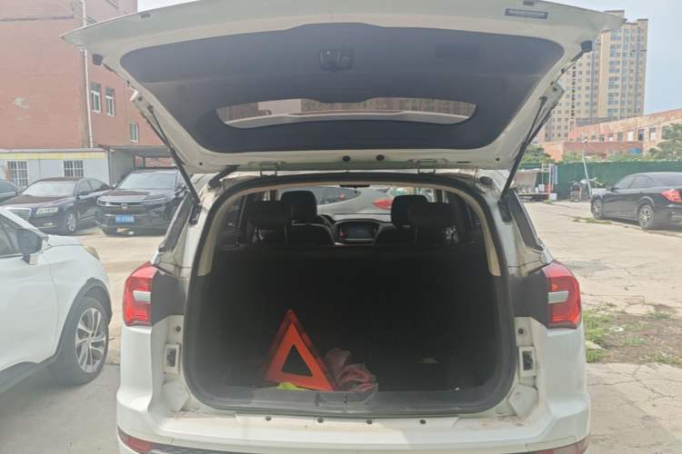 Used Yema Bojun 2021 Revised Version Sport Edition 1.5L CVT Comfort Type Trunk
