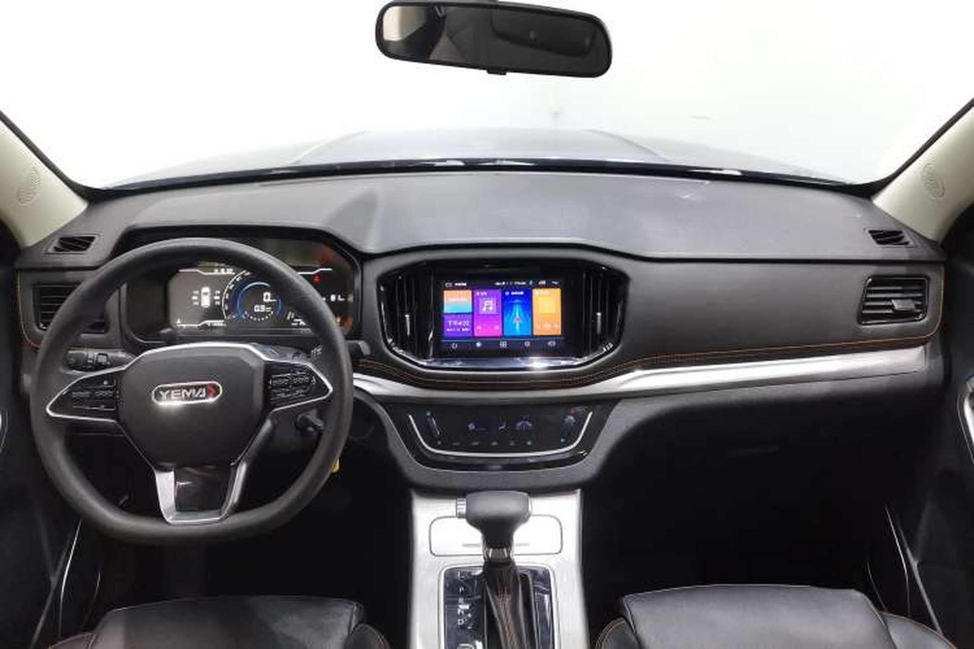 Used Yema Bojun 2022 1.5L CVT Luxury Version Center Console
