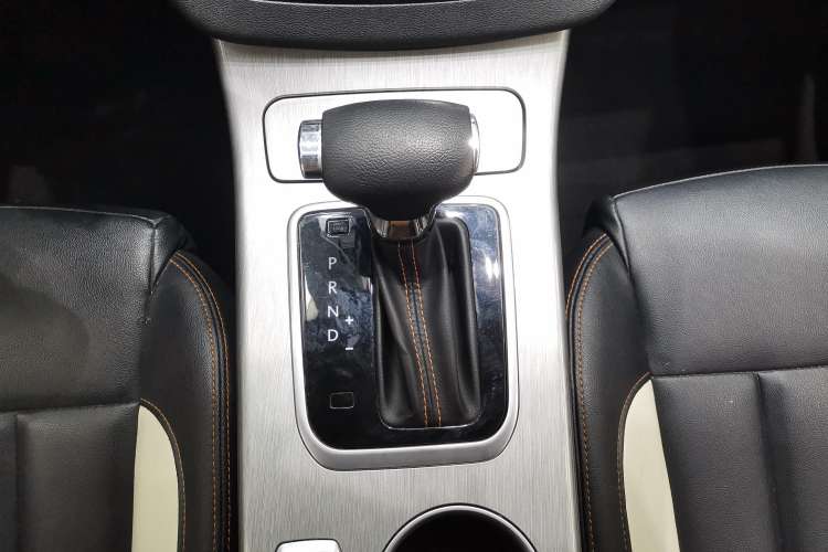 Used Yema Bojun 2022 1.5L CVT Luxury Version Gear Lever