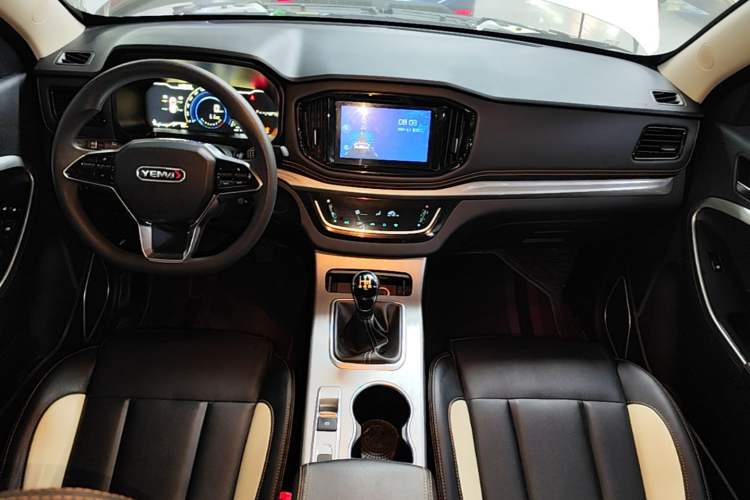 Used Yema Bojun 2022 1.5L Manual Luxury Version Audio And AC Panel