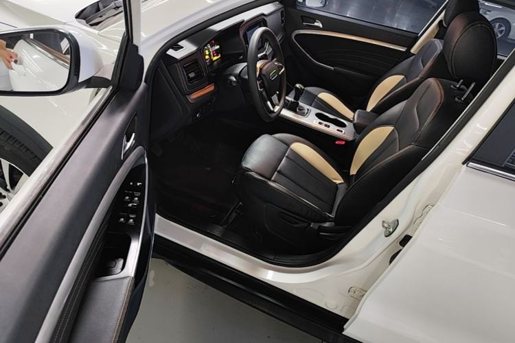 Used Yema Bojun 2022 1.5L Manual Luxury Version Driver Seat