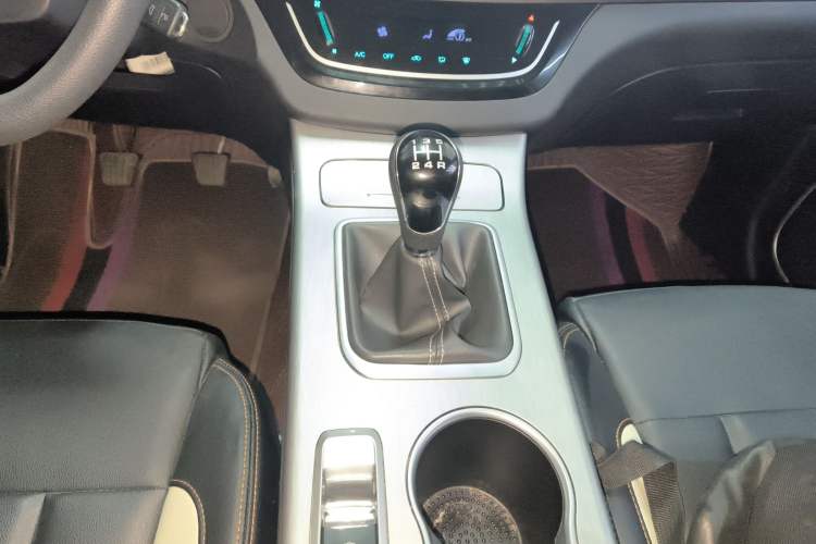Used Yema Bojun 2022 1.5L Manual Luxury Version Gear Lever