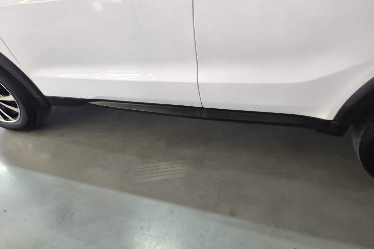Used Yema Bojun 2022 1.5L Manual Luxury Version Left Side Sill