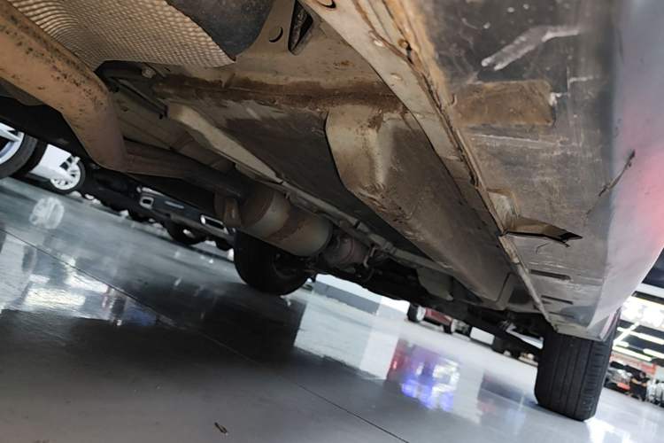 Used Yema Bojun 2022 1.5L Manual Luxury Version Right Side Sill