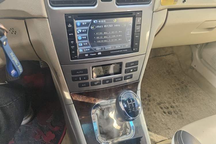Used Yema F10 2011 1.5L Luxury Model Audio And AC Panel