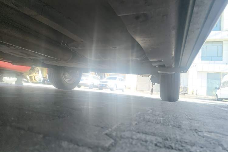 Used Yema F10 2011 1.5L Luxury Model Chassis Front Left
