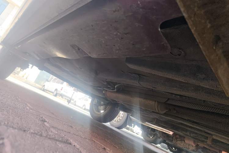 Used Yema F10 2011 1.5L Luxury Model Chassis Front Right