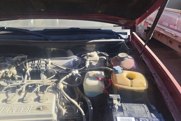 Used Yema F10 2011 1.5L Luxury Model Engine Bay Left