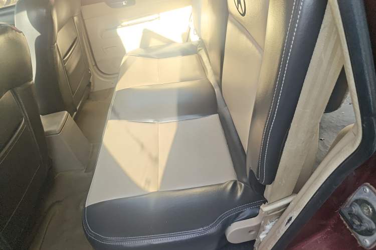 Used Yema F10 2011 1.5L Luxury Model Left Rear Seat
