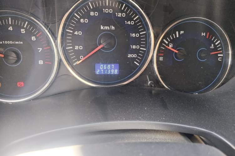 Used Yema F10 2011 1.5L Luxury Model Odometer Close Up