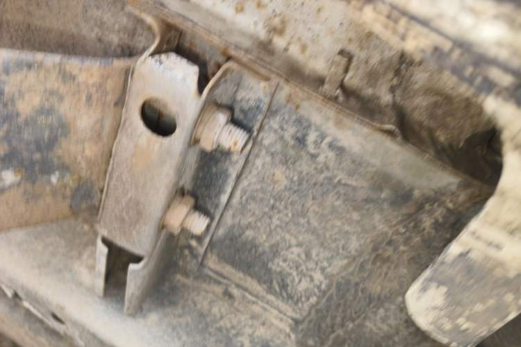 Used Yema F10 2011 1.5L Luxury Model Chassis Front Right