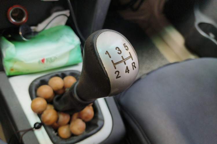 Used Yema F10 2011 1.5L Luxury Model Gear Lever