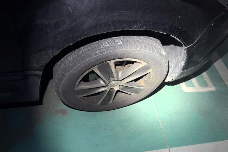 Used Yema F16 2014 1.6L Manual Elite Edition Right Front Wheel Hub