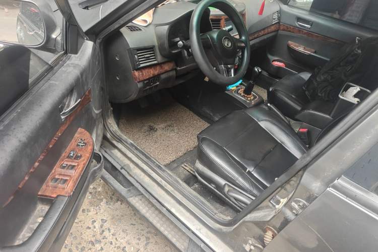 Used Yema F16 2014 1.6L Manual Elite Edition Driver Seat