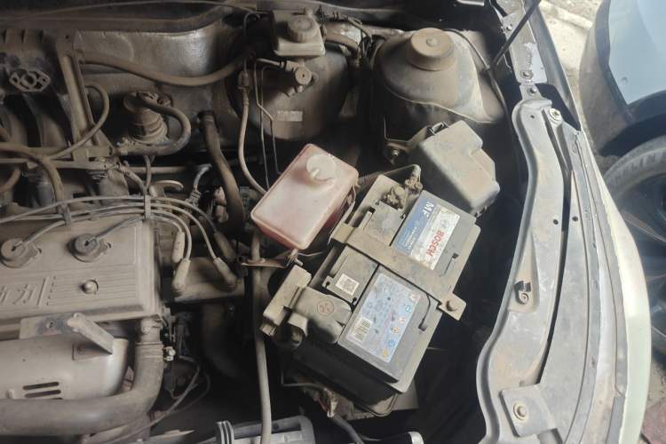 Used Yema F16 2014 1.6L Manual Elite Edition Engine Bay Left