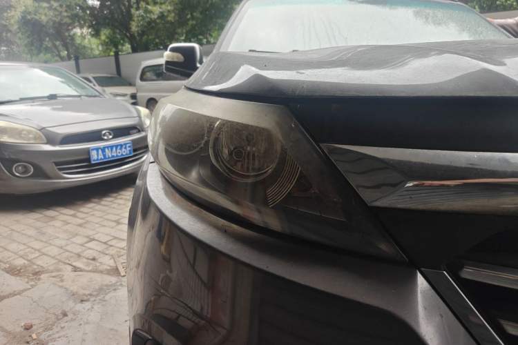 Used Yema F16 2014 1.6L Manual Elite Edition Right Front Headlight