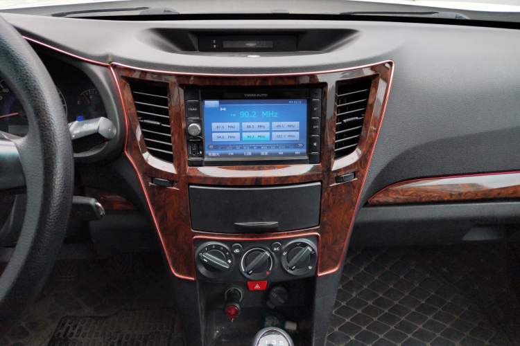 Used Yema F16 2014 1.6L Manual Elite Edition Audio And AC Panel
